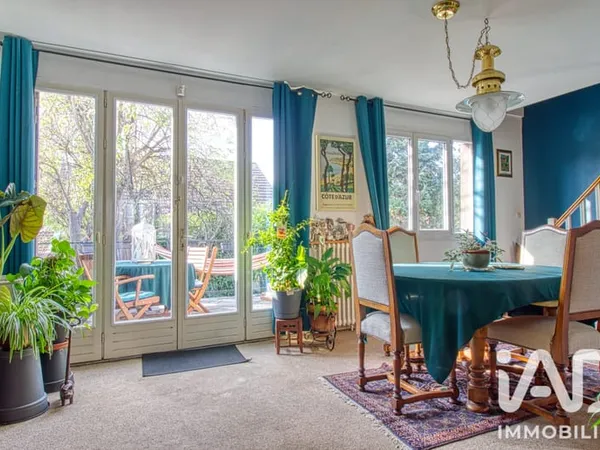 Maison 7 pièces 151 m²