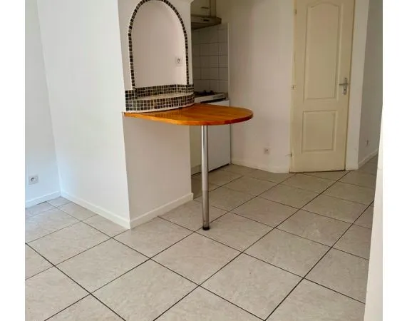 Studio 1 pièce 17 m²