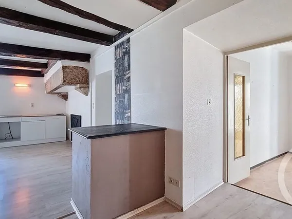 Maison 6 pièces 321 m²