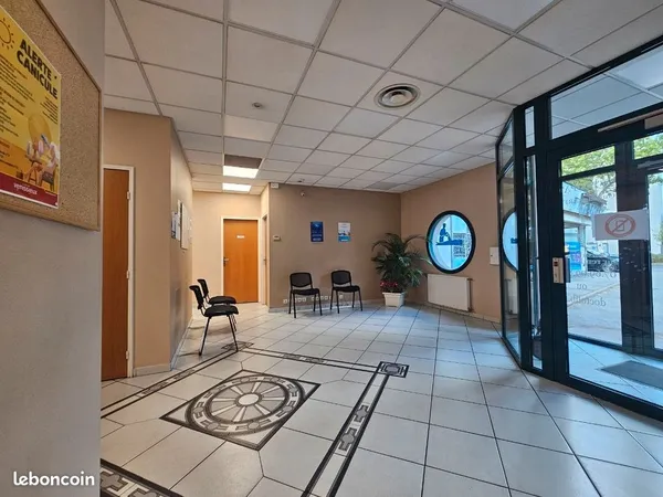 Local professionnel de santé disponible - Recherche praticien médical ou paramédical - Vénissieux
