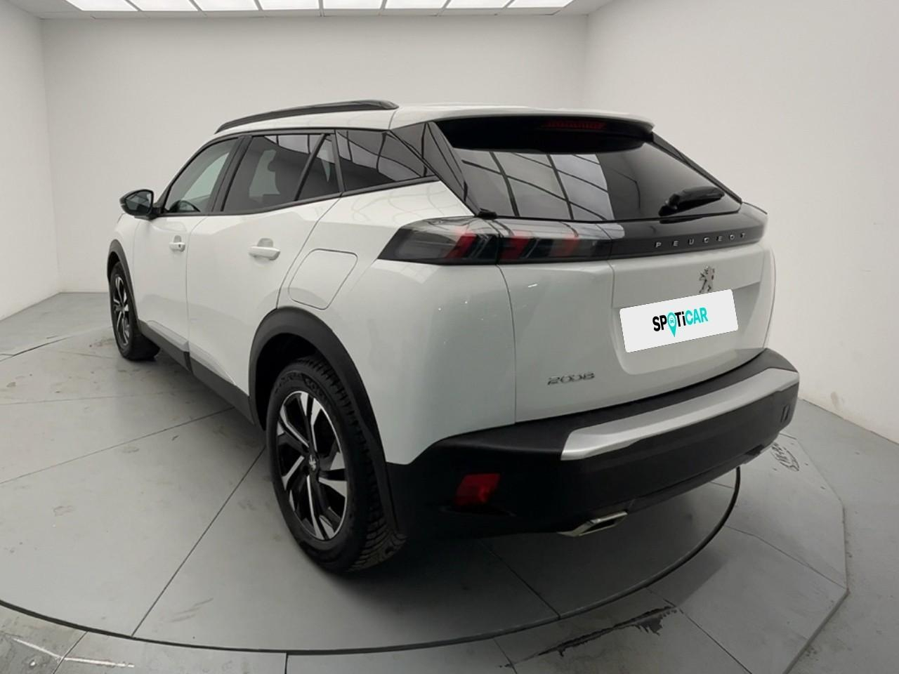 Peugeot 2008 puretech 130 s&s eat8 allure — photo 3