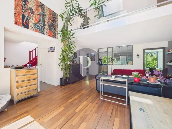 Maison 9 pièces 225 m²