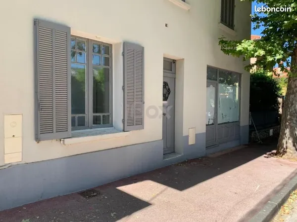 Local 30 m²