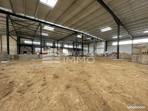 Local d'activité 1 816 m²