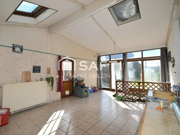 Maison, 4 chambres, 2 garages, terrasse, jardin