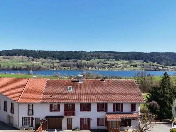 T3 73 m² - Vue magnifique sur le lac Saint-Point - 2 chambres - Balcon et terrasse - Les Grangettes