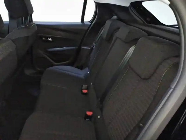 Peugeot 208 hybrid 100 e-dcs6 — photo 12