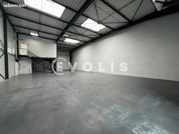 Local bureaux 354 m²