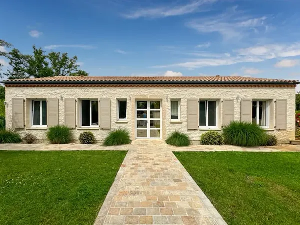 Maison 10 pièces 295 m²