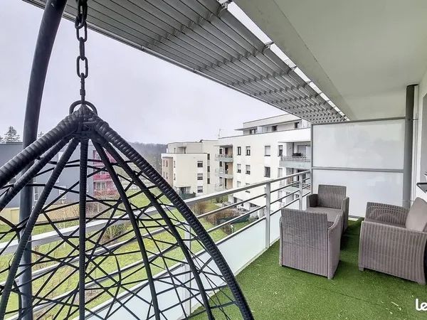 Appartement 4 pièces - 78,10 m² - 3 chambres - Balcon - Grand garage - Strasbourg Meinau