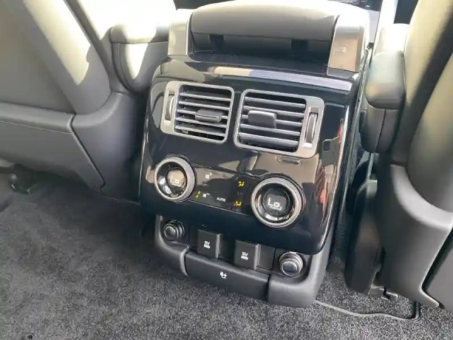 Land Rover Range Rover 2.0 p400e 404ch westminster swb mark x — photo 14