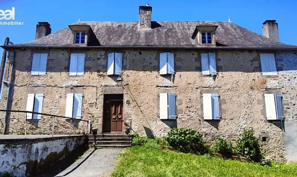 EXCEPTIONNELLE Propriété Historique - 230 m² + Dépendances - 8,5 ha