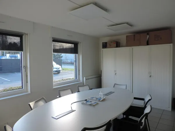 Local professionnel 200 m²