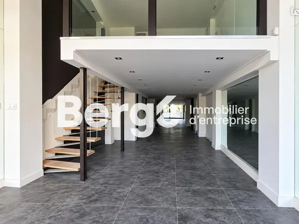 Local commercial 108 m²