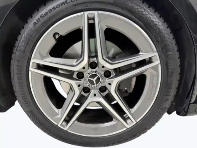 Mercedes Classe A 200 d berline amg line — photo 9