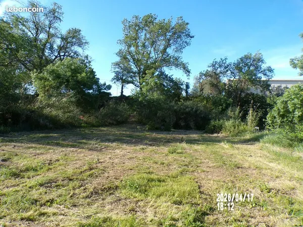 Terrain 3 816 m² Fabrezan