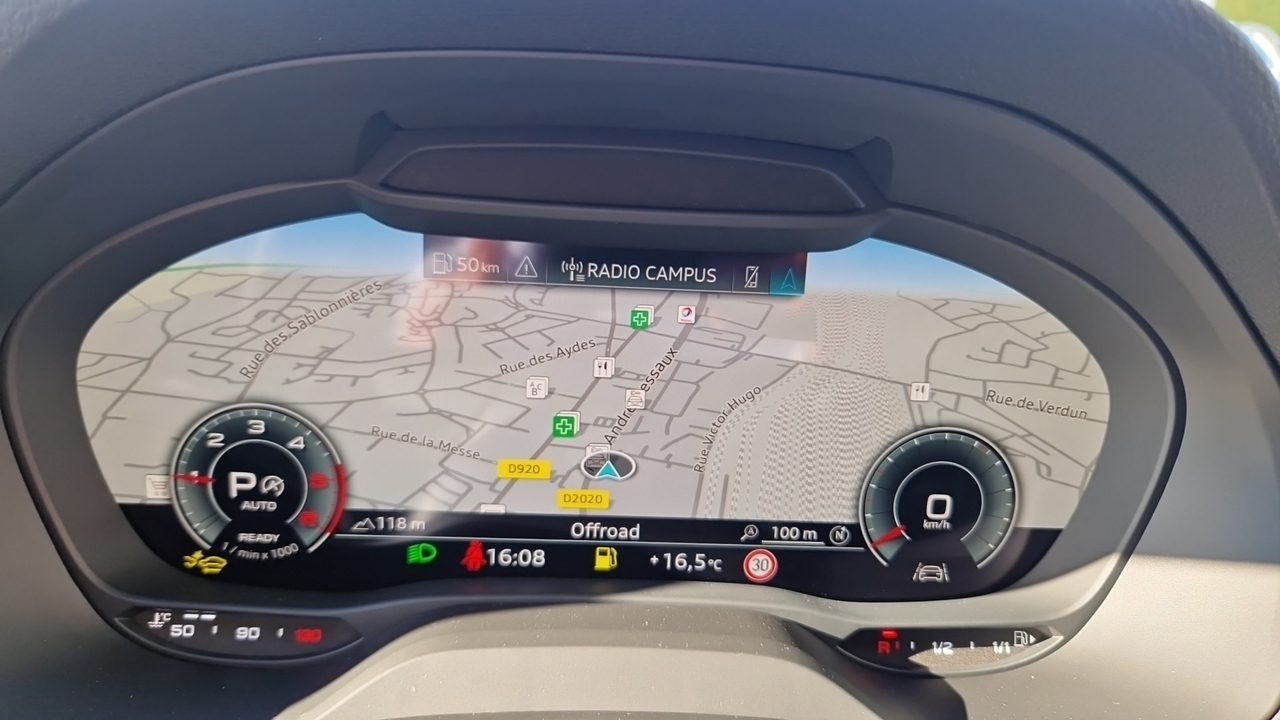 Audi Q2 35 TDI 150 S tronic 7 — photo 24