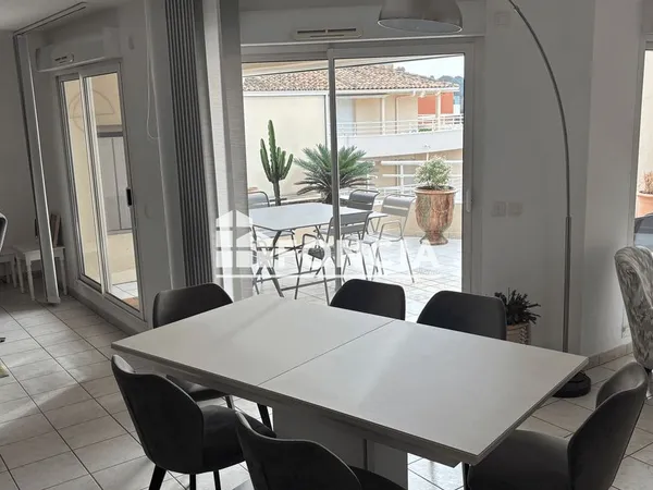 APPARTEMENT TRAVERSANT - CENTRE VILLE - 135m2 - DOUBLE GARAGE