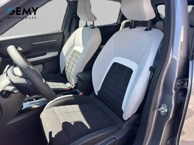 Citroën C3 hybride 110 ch automatique — photo 9