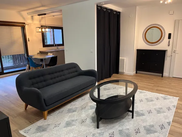 À louer : superbe appartement meublé 3 pièces de 66 m² avec grand balcon et parking à Athis-Mons