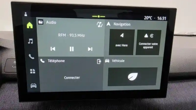 Dacia Sandero sce 65 — photo 36