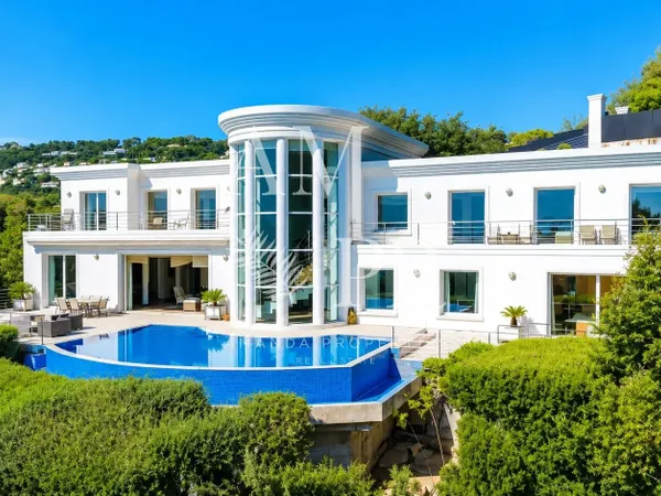 CANNES CALIFORNIE – PROPRIÉTÉ D’EXCEPTION AVEC VUE MER PANORAMIQUE