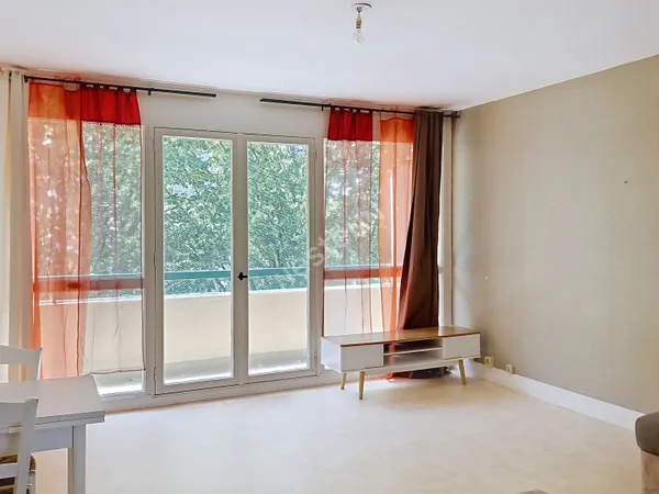 Charmant appartement 2 pièces à vendre à Poitiers La Plaine, lumineux et bien situé