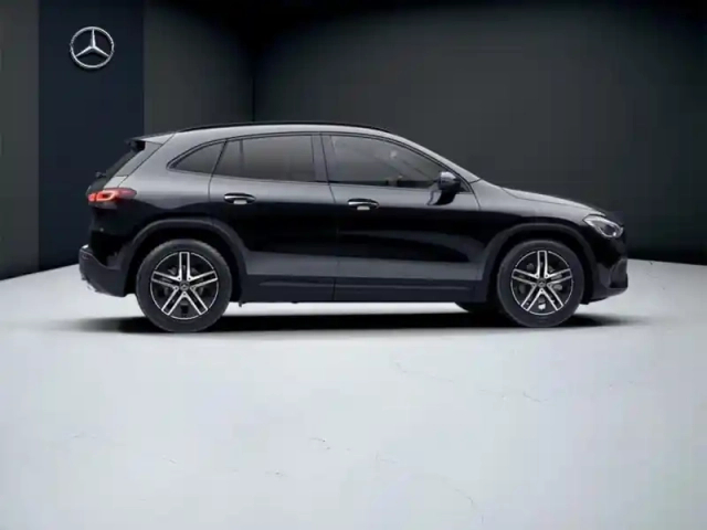 Mercedes Gla 200 d progressive line — photo 18