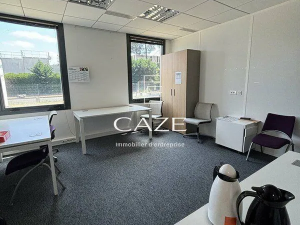 Bureau 2125 m²