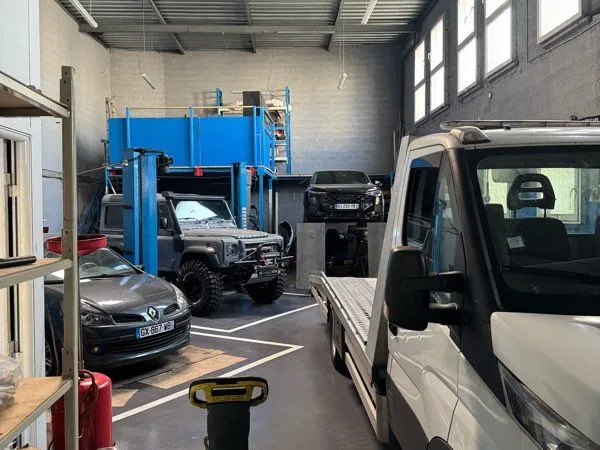 Commerce Vente Élancourt 2p 200m² 150000€