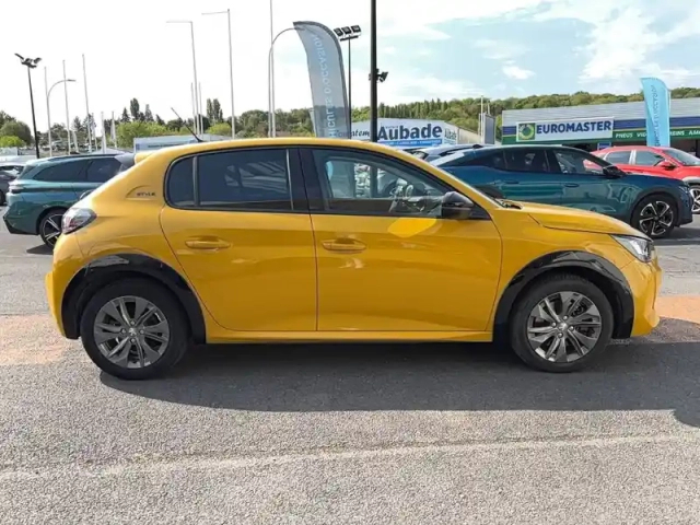 Peugeot 208 electrique 50 kwh 136ch — photo 16