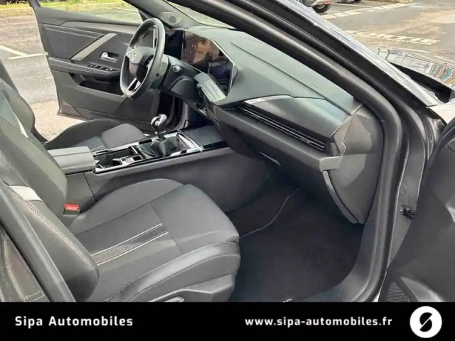 Opel Astra 1.2 turbo 130 ch bvm6 — photo 35