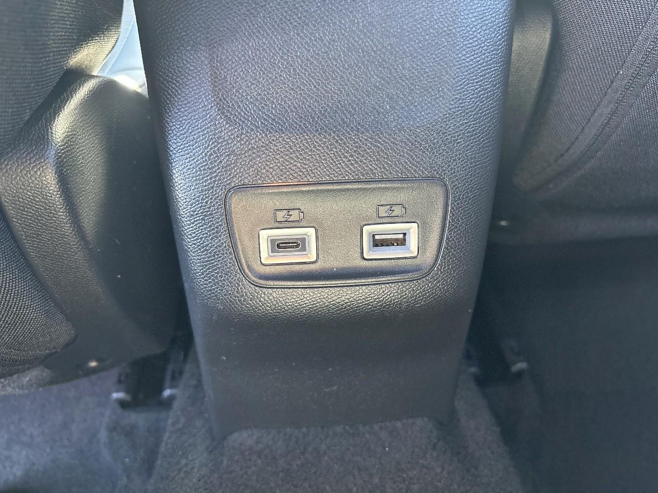 Peugeot 2008 1.2 hybrid 145ch allure e-dcs6 — photo 12