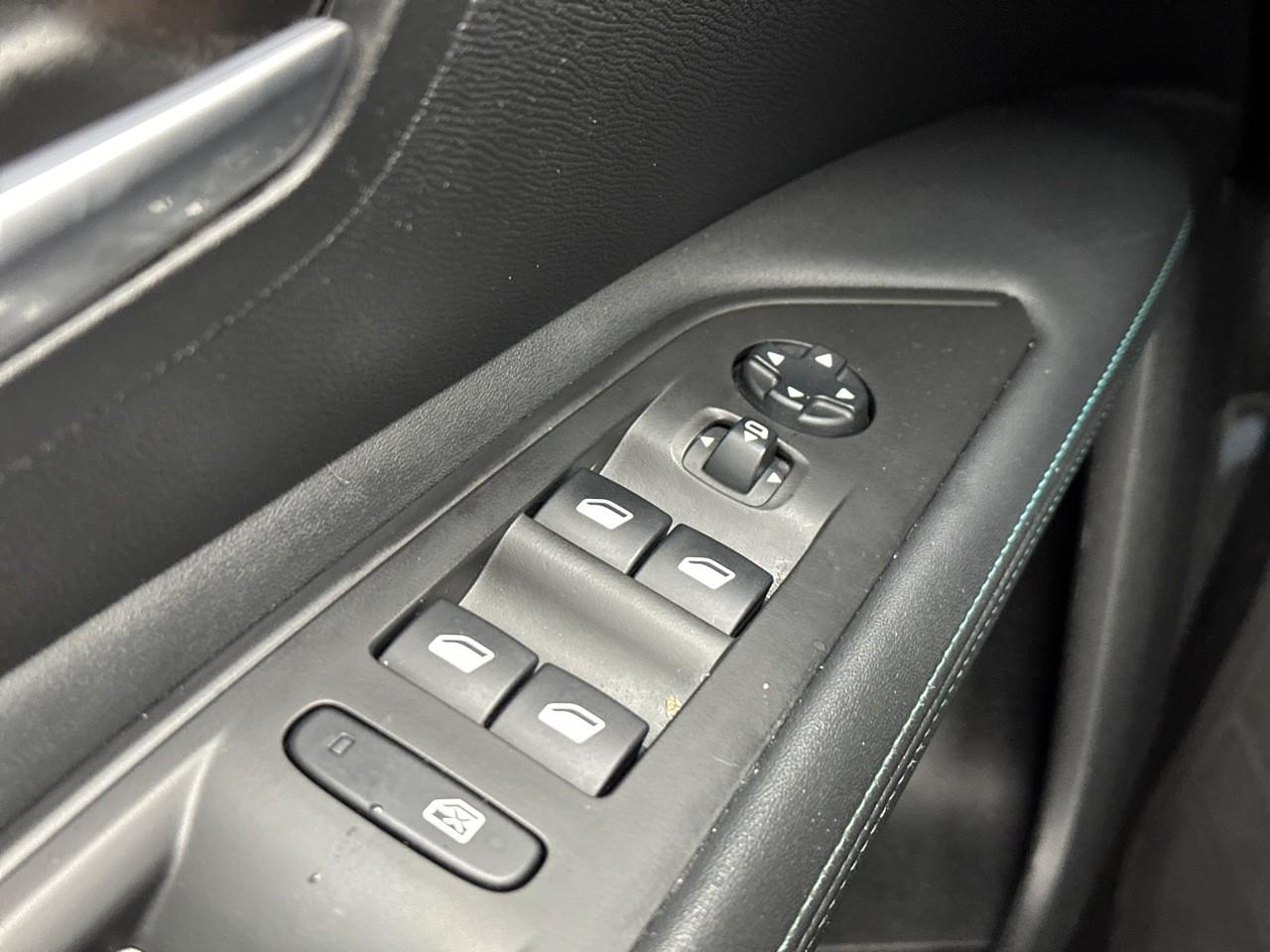 Peugeot 3008 hybrid 225 e-eat8 allure — photo 18