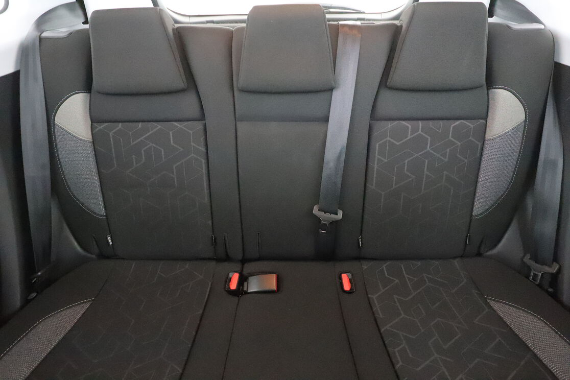 Peugeot 2008 1.6 Blue-HDi Style — photo 14