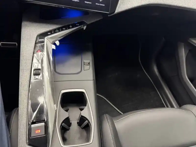 Peugeot 5008 plug-in hybrid 195 e-dcs7 — photo 132