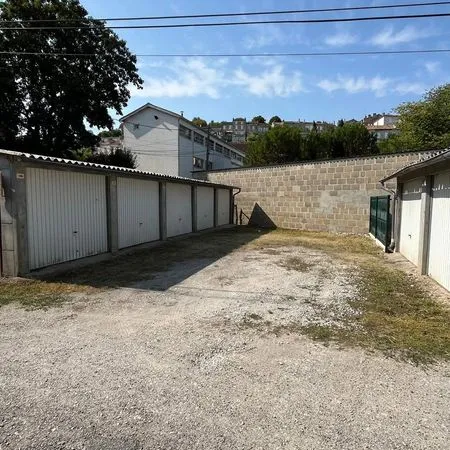 Stationnement Location Angoulême   65€