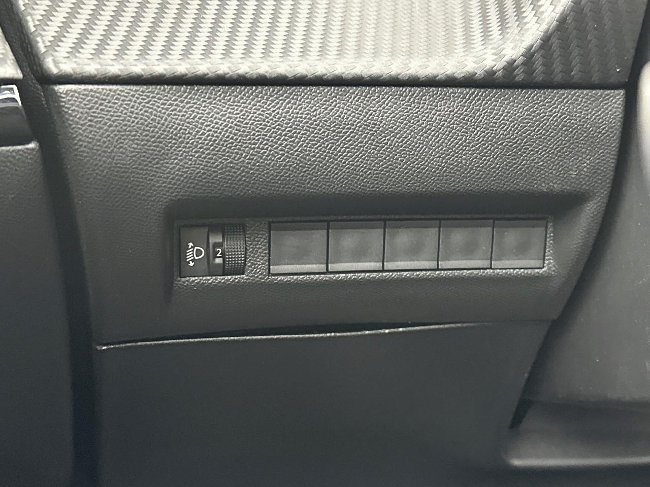 Peugeot 2008 100 s&s bvm6 style — photo 16