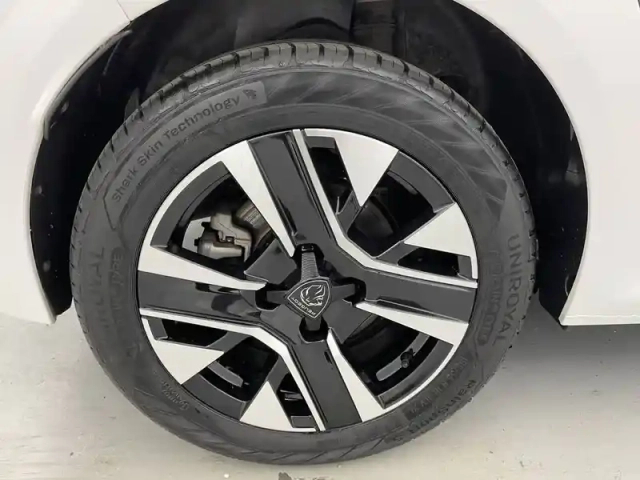 Peugeot 208 electrique 50 kwh 136ch — photo 19
