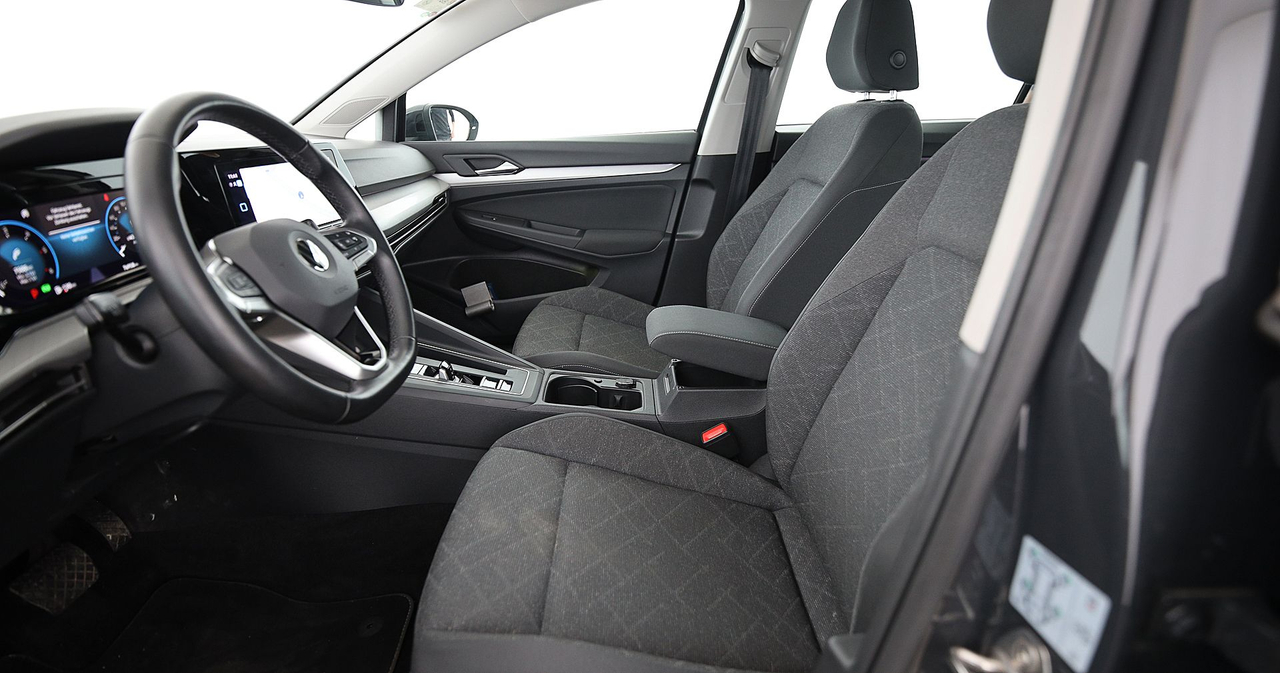 Volkswagen Golf — photo 21