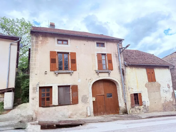 Ensemble immobilier de 159 m2 à rénover en totalité