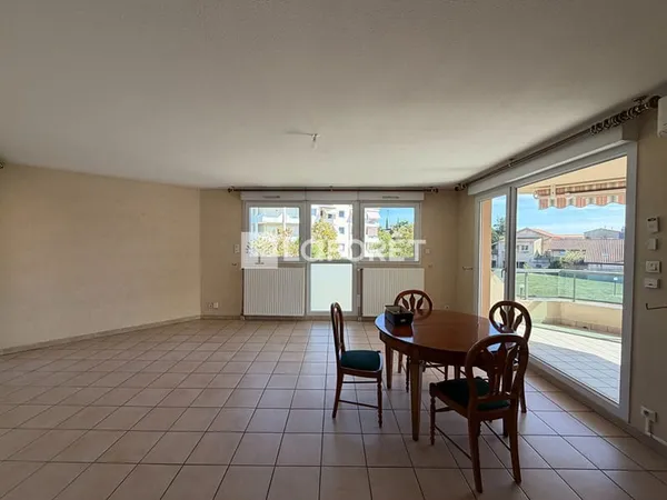 Appartement Irigny 2 pièce(s) 71.81 m2