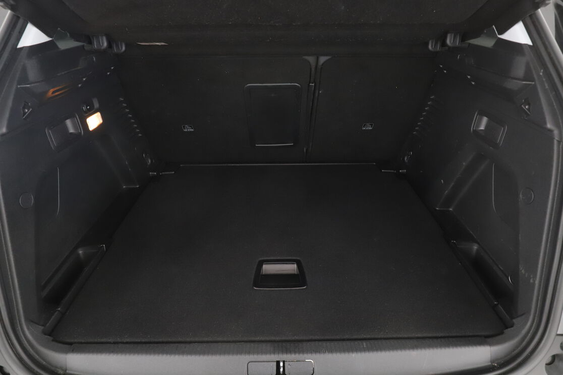 Peugeot 3008 1.5 Blue-HDi Allure EAT8 — photo 16