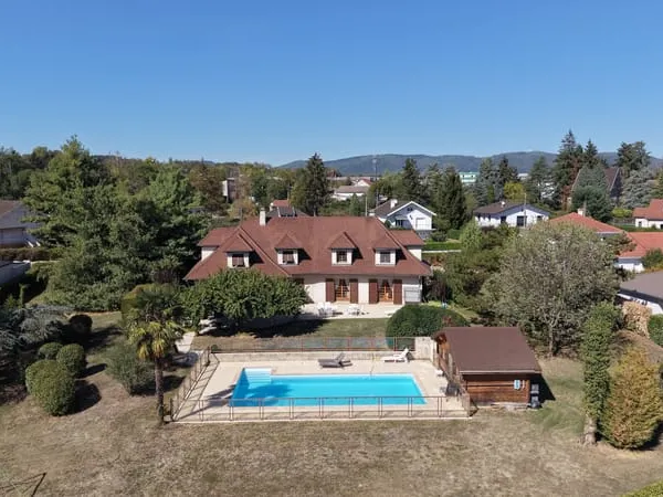 Une maison face au Vercors