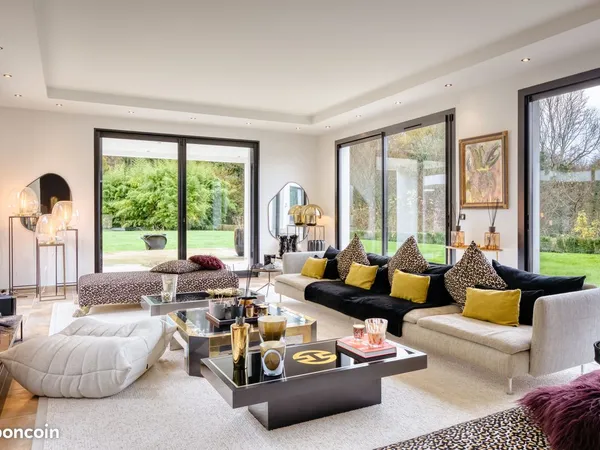 Villa 10 pièces 467 m²
