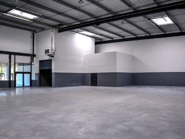 Local d'activité 21993 m²