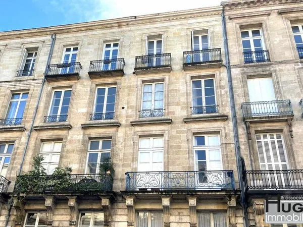 BORDEAUX- PROCHE DU COURS DE L'INTENDANCE ET DU CHAPEAU-ROUGE- TRAM B: GRAND THÉÂTRE ! IMMEUBLE MIXT
