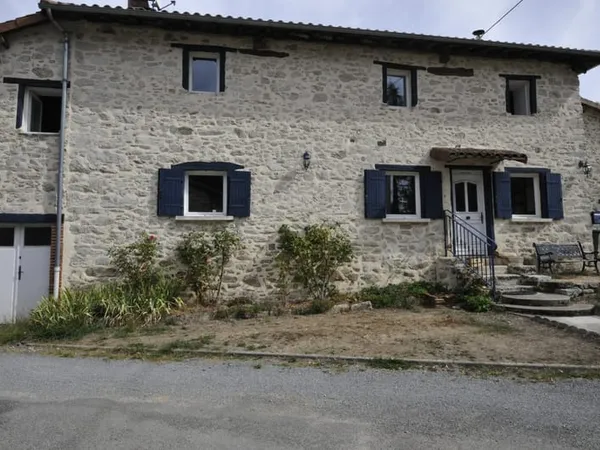 Magnifique Maison en Pierre de 157m2 à FEYTIAT