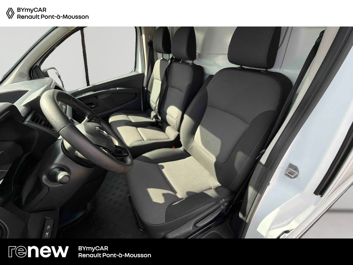 Renault TRAFIC FGN L2H1 3000 KG BLUE DCI 130 — photo 11