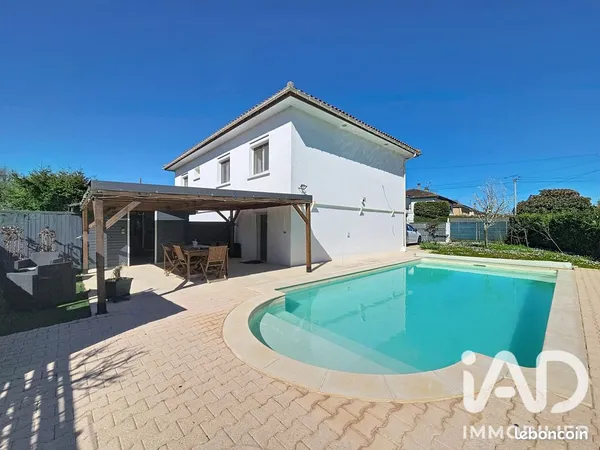 Propriété 6 pièces 151 m²